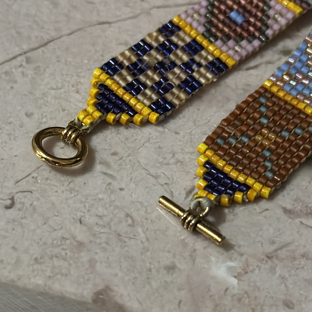 New Handmade Beaded Bracelet-Seed Beads in a Quilt Pattern-Gold Tone Closure - Picture 16 of 16